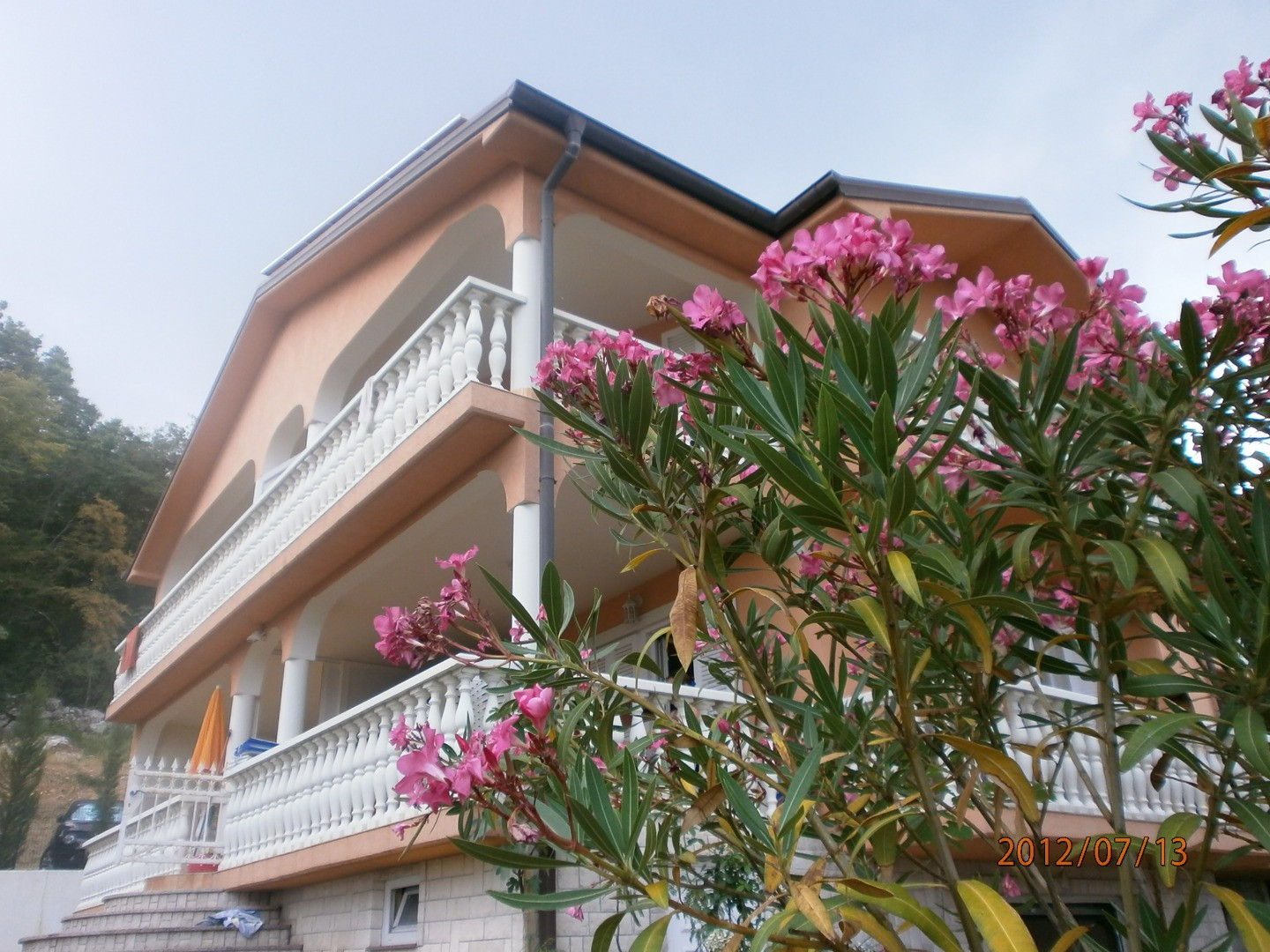 Istinski odmor na odličnoj lokaciji - Nadomak mora u miru i prirodi, Apartmani Viktorija Omi&scaron;alj